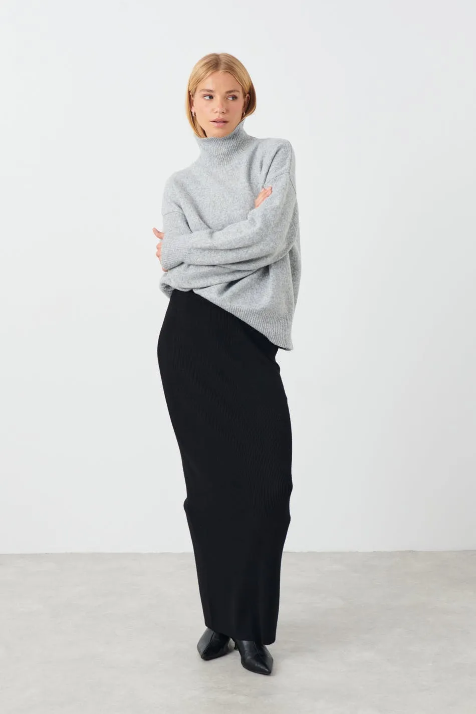 Knitted column skirt